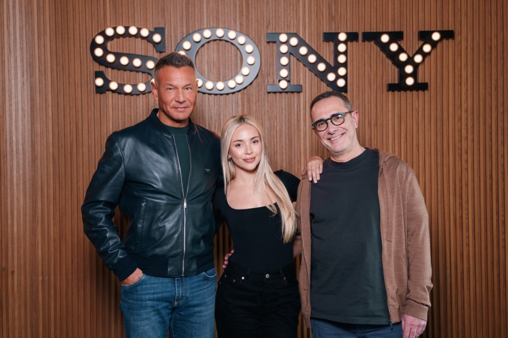 Ana Mena firma con WK Entertainment para management global : ‘Un talento extraordinario con un atractivo global único’