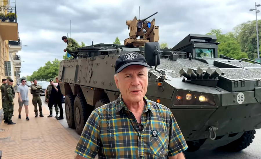 Bruce Dickinson (Iron Maiden) cuenta cómo fue pasearse en un tanque por el recinto del festival Sweden Rock: “El ejército nos prestó el Uber definitivo”