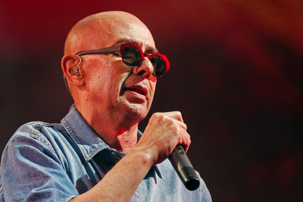 Carlos ‘Indio’ Solari, leyenda del rock argentino, muere a los 77 años