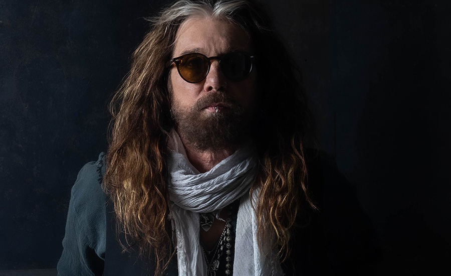 John Corabi se lleva bien con todos sus antiguos compañeros en Mötley Crüe menos con uno: "Ha habido algún roce que no puedo explicar”