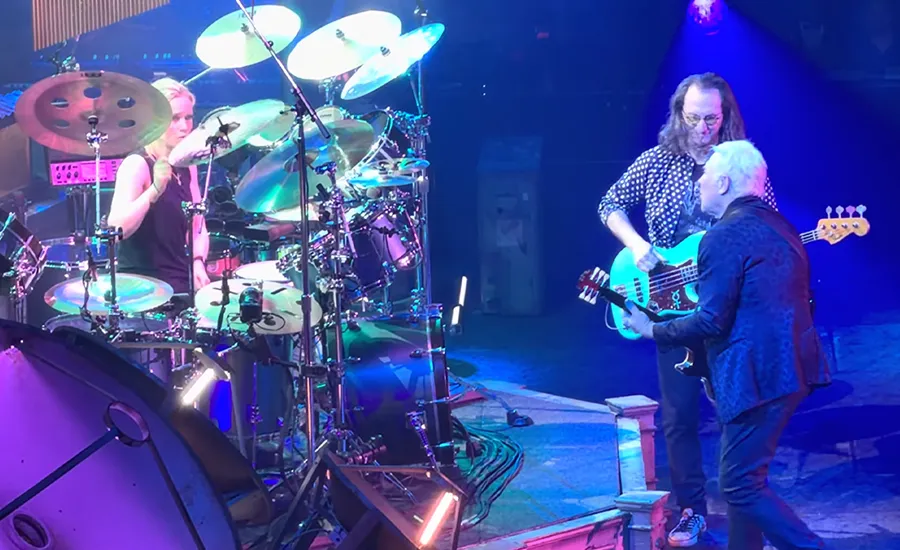 Rush ofrece el primer concierto de su gira de reunión: la tasación de Mike Portnoy (Dream Theater) y el vídeo completo de la actuación de la batería Anika Nilles