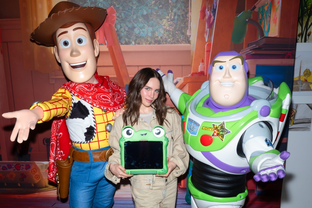 Belinda se suma al elenco de voces de ‘Toy Story 5’ en español, junto con Bizarrap y Bad Bunny