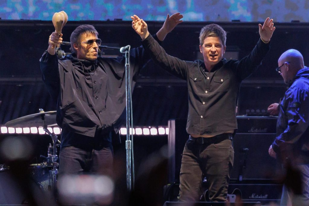 ‘Wonderwall’ de Oasis regresa al Hot 100 después de 30 años gracias a la Copa Mundial