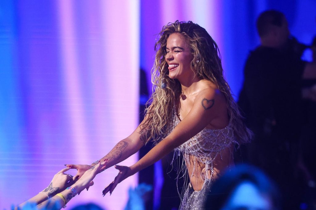 Karol G recibirá estrella en el Paseo de la Fama de Hollywood: Lista completa de homenajeados para 2026-27