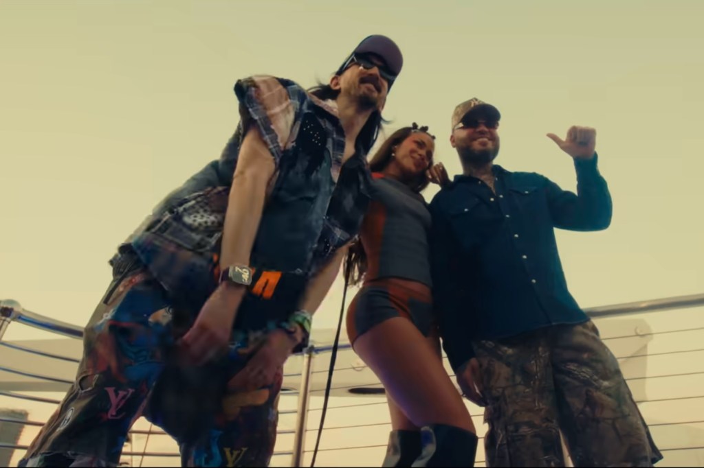 Farruko, Greeicy y Steve Aoki alcanzan el No. 1 en Latin Airplay con ‘YAPAQUE’