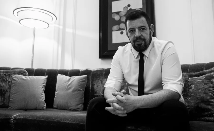 Álex Bernal presenta el videoclip en directo de "Drive Away”, single de “Anything Goes” que acelera para “ver las preocupaciones cotidianas hacerse pequeñas en el retrovisor”