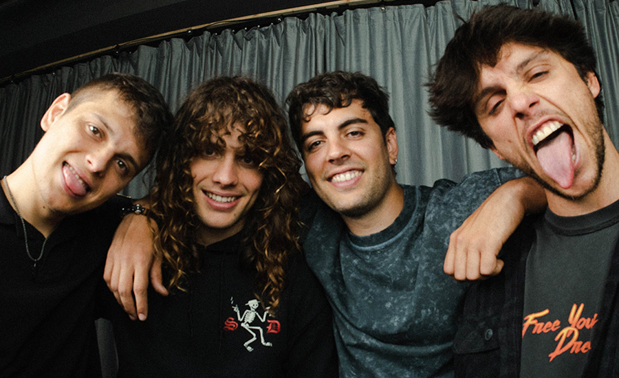 Interferencias estrenan “Junto al cenicero”, tercer adelanto con poso grunge de su disco debut