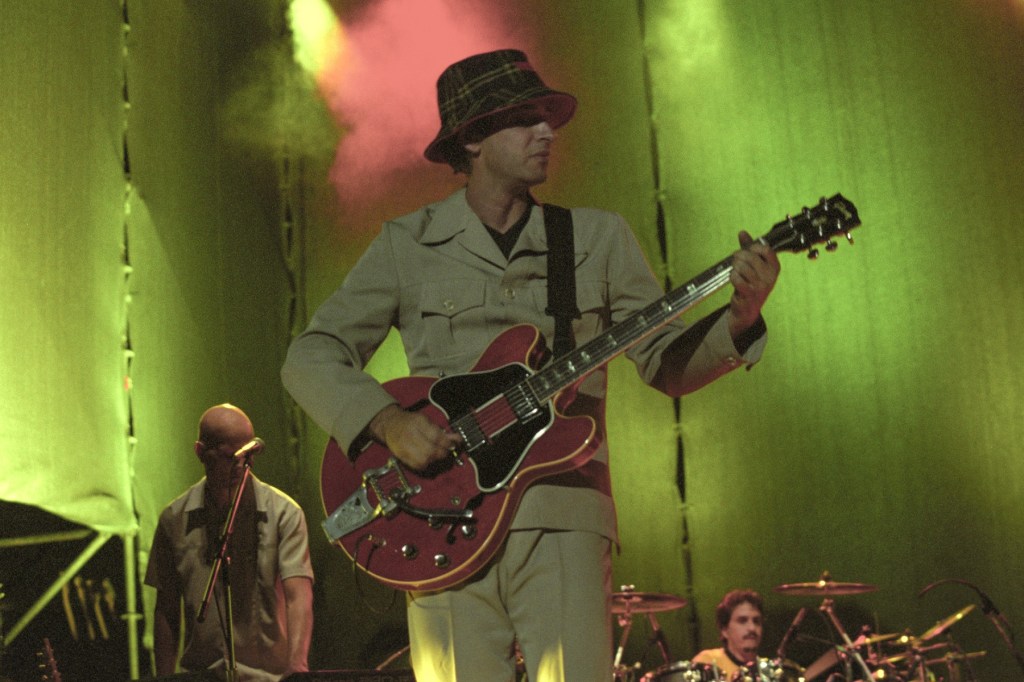 Gibson honra a Gustavo Cerati con guitarra de edición limitada disponible exclusivamente en Miami