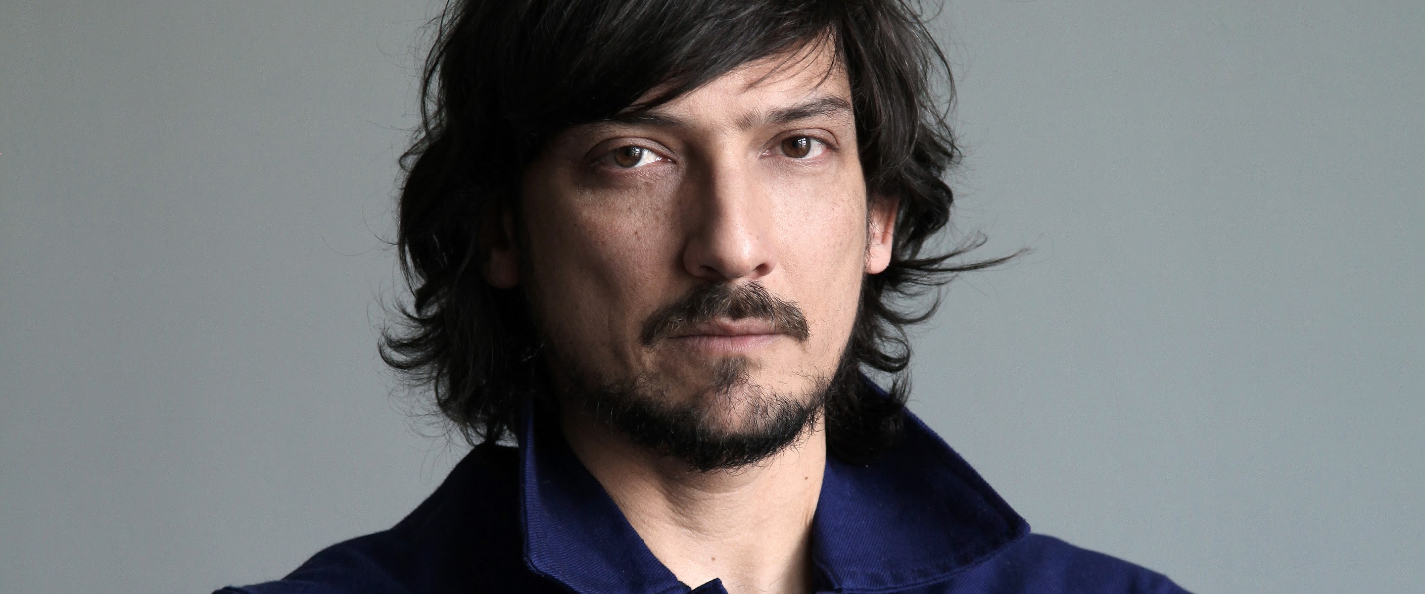 León Larregui
