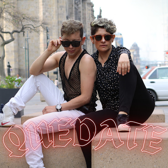 Quédate
