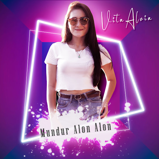 Vita Alvia - Mundur Alon Alon