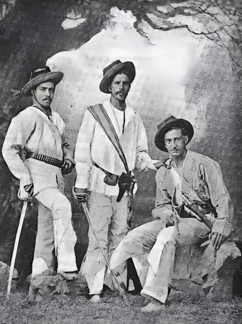 El Sombrero del Abuelo y Desiré Paredes